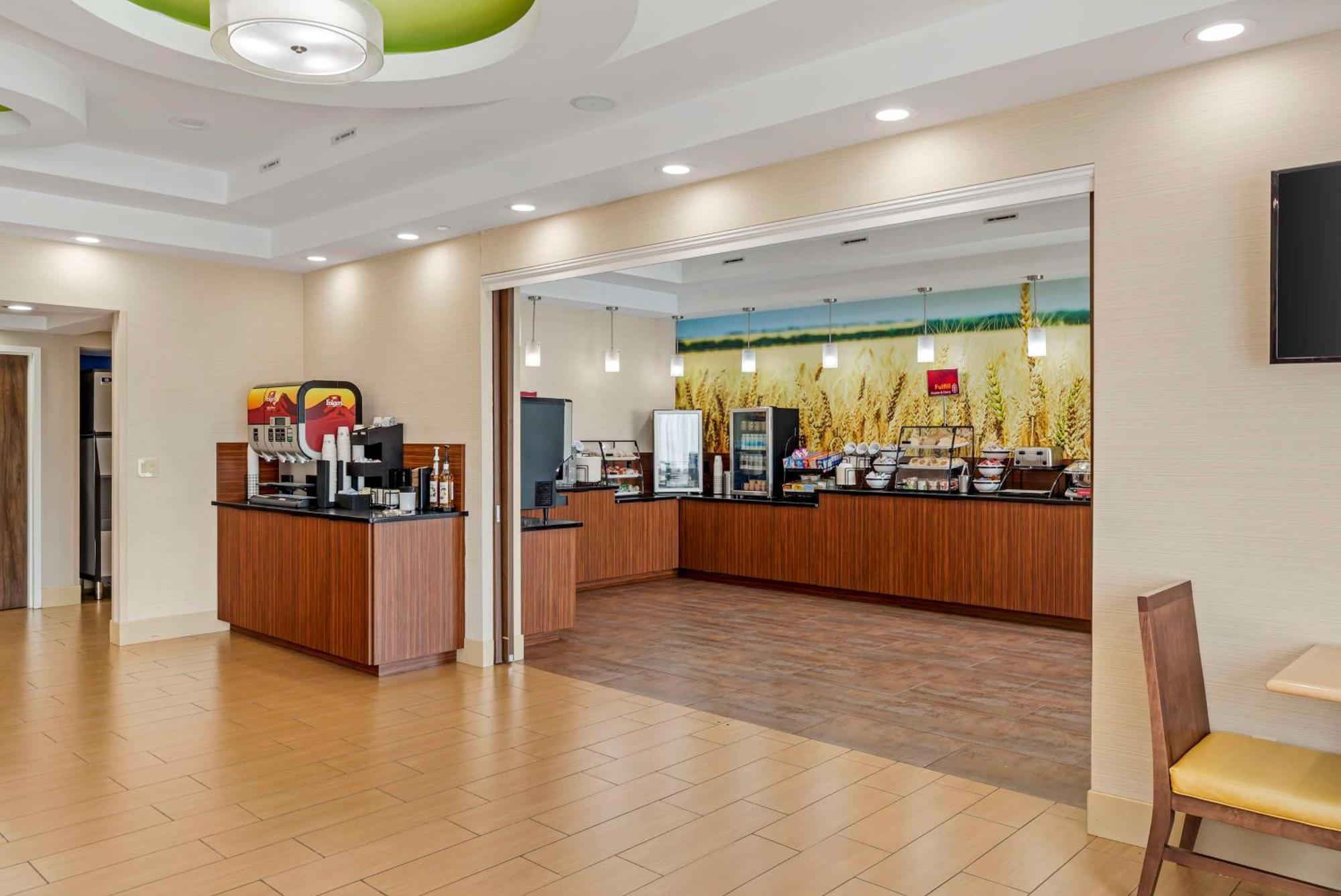 Best Western Plus North Shore Hotel Danvers Exterior photo