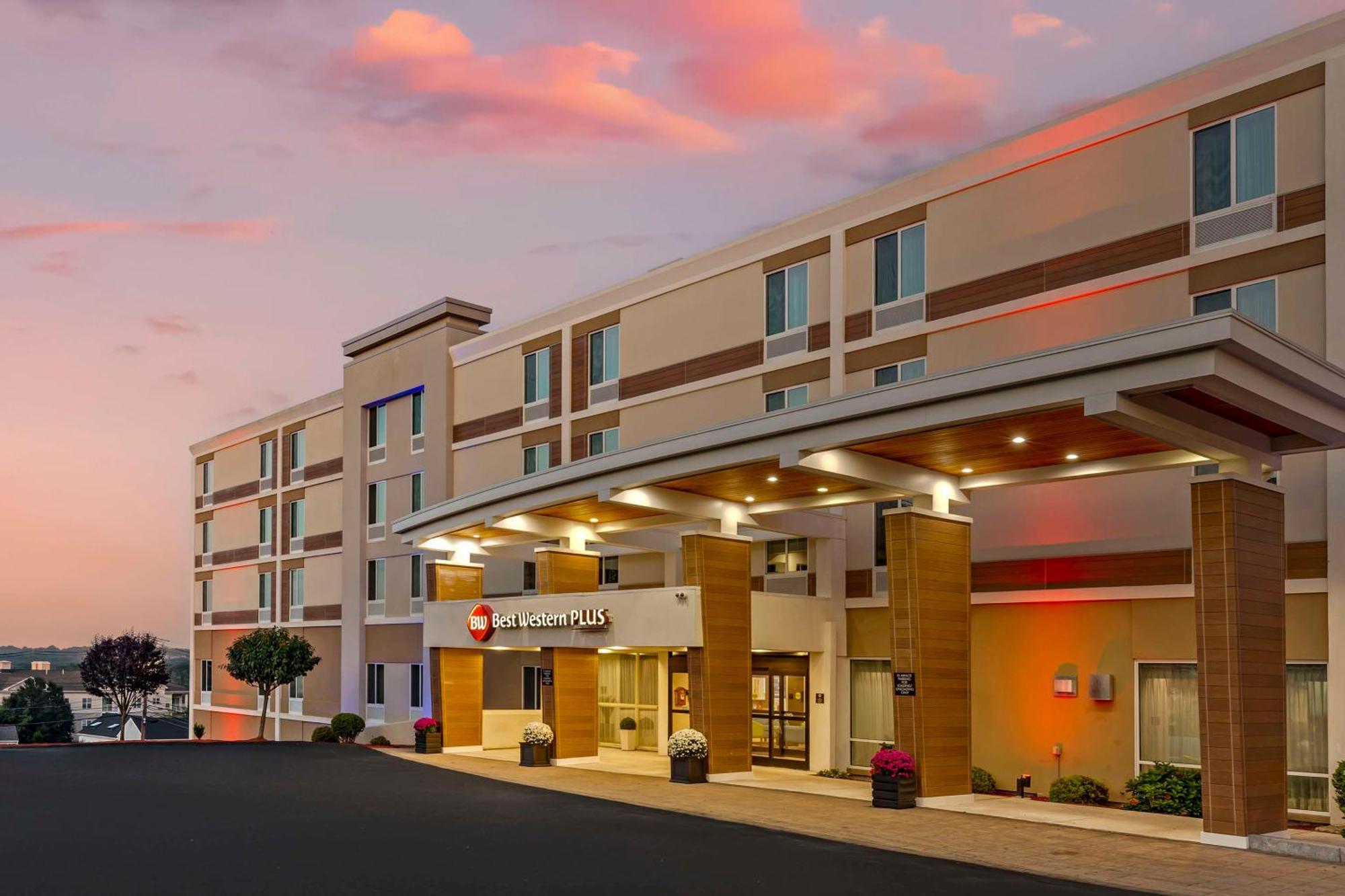 Best Western Plus North Shore Hotel Danvers Exterior photo